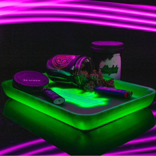 GlowTray®  Alien Labs Collaboration Rolling Tray - Imagen 4