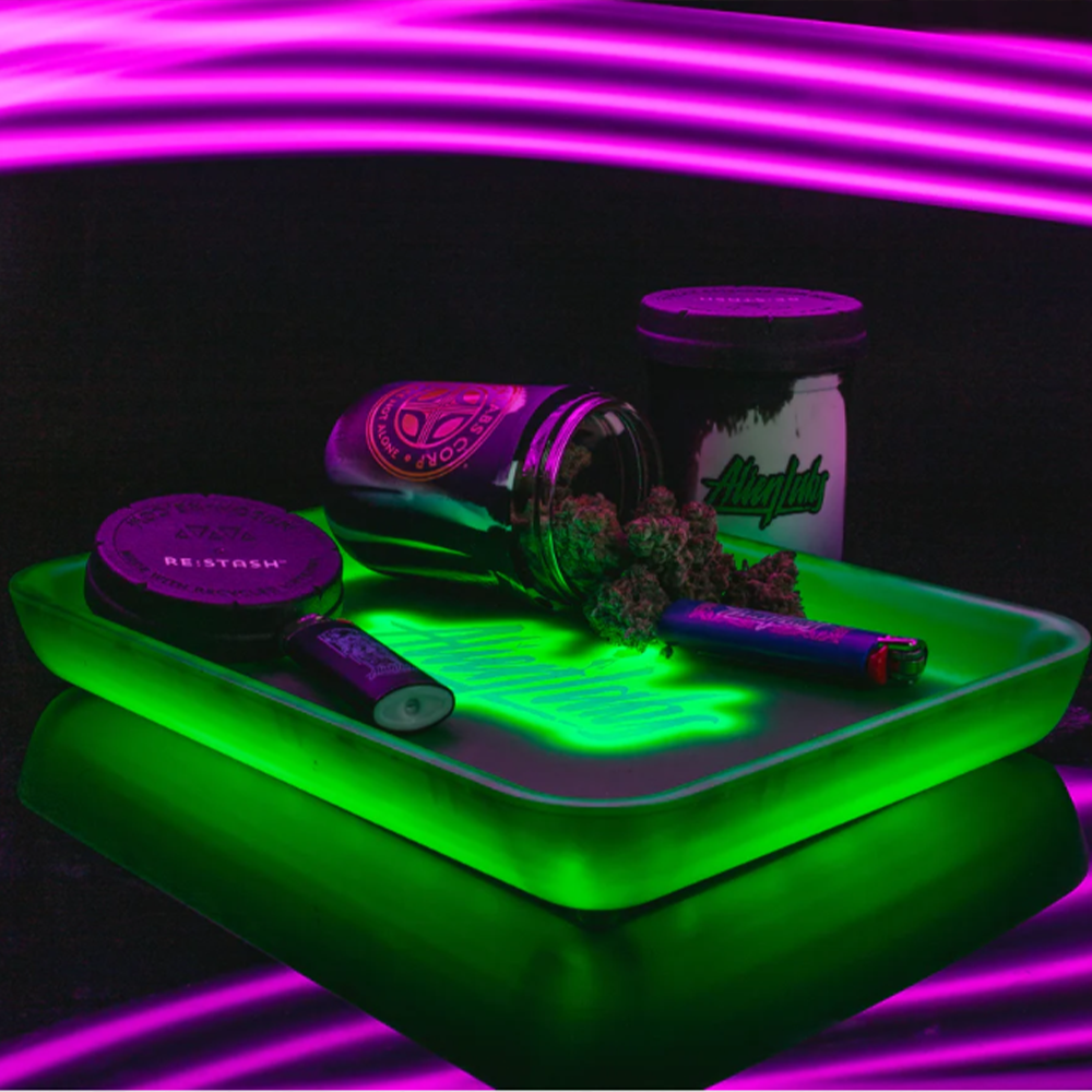 GlowTray® Alien Labs Collaboration Rolling Tray The Green Lab