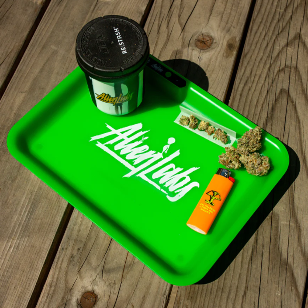 GlowTray® Alien Labs Collaboration Rolling Tray The Green Lab